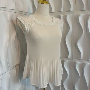 Sleeveless Pleated Blouse